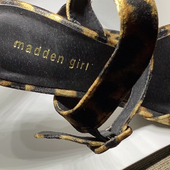 Open Toe Heels - Picture 2 of 4